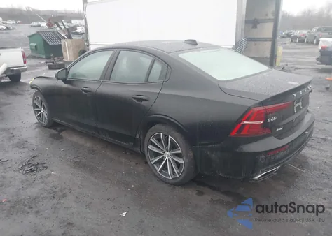 2022 Volvo S60 B5 Black Edition Momentum/B5 Inscription/B5 Momentum from USA, damaged, VIN 7JRL12TZ6NG177605